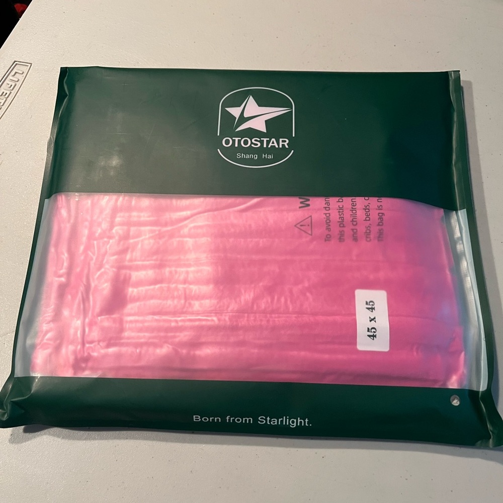OTOSTAR Pink Packaging. Throw 45 x 45